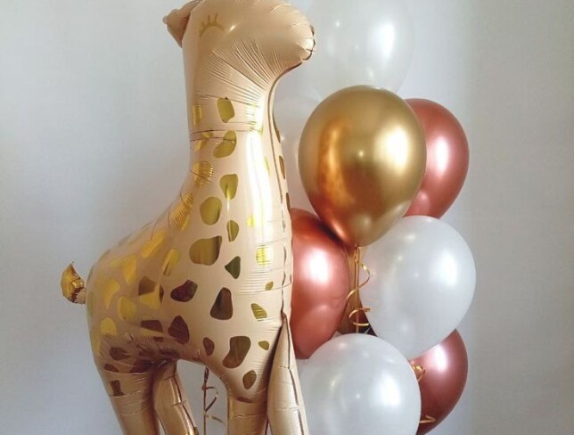 Set of white, pink and gold balloons with helium "Giraffe in the clouds" photo